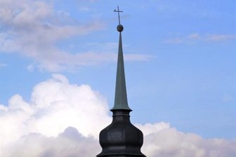 Kran soll Dachreiterkreuz der Jakobikirche abnehmen -