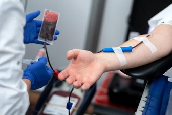 Krankenhäuser in Mittelsachsen brauchen dringend Blutkonserven - Das Deutsche Rote Kreuz erwartet größere Vorratslücken bei Blutpräparaten, die in den Krankenhäusern dringend benötigt werden. Es appelliert deshalb an die Bürger, Blut zu spenden.