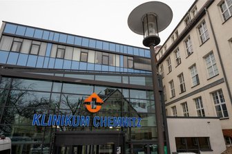 Krankenhäuser unter Druck: Chemnitzer Ideen gegen den Kahlschlag der Klinik-Landschaft - Am Klinikum Chemnitz soll die neue Geschäftsstelle der Gesundheitsregion Südwestsachsen angesiedelt werden. 19 Krankenhäuser wollen in dem Verbund über zukunftsfähige Strukturen entwickeln.