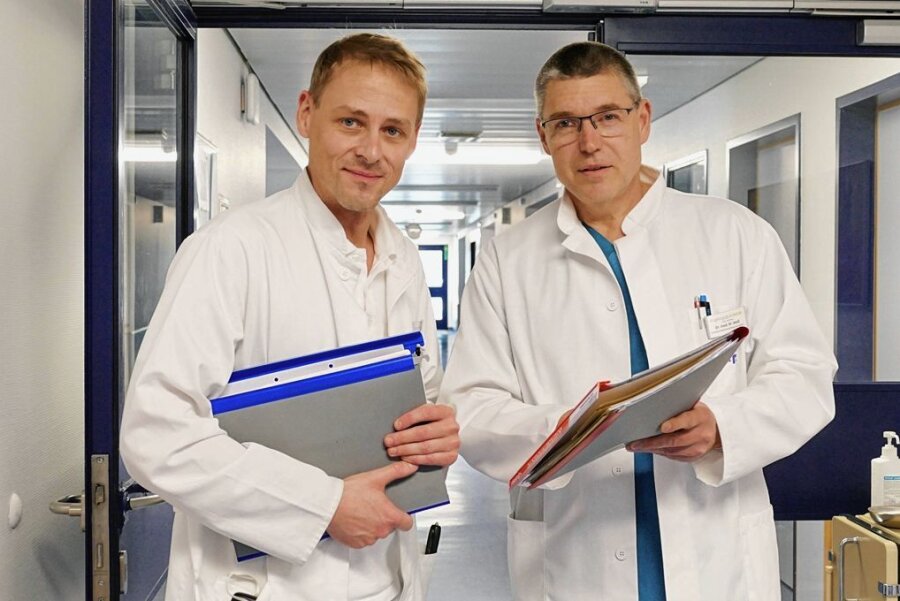 Krankenhaus in Zschopau bekommt ärztliche Doppelspitze in schweren Zeiten - Dr. Axel Bauer (links) und Dr. Matthias Weiß teilen sich im Zschopauer Krankenhaus in die Aufgaben des Ärztlichen Direktors. 