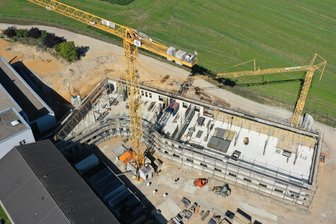 Krankenhausreform: Sind die Kliniken im Landkreis Zwickau sicher? - Die Pleißentalklinik hat in der vorigen Woche knapp elf Millionen Euro Fördergelder für einen Anbau bekommen. Ministerin Petra Köpping bezeichnete die Einrichtung als zukunftsträchtig.
