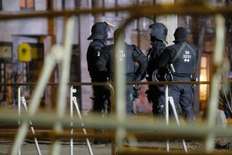 Krawalle in Leipzig befürchtet: Darum muss die Polizei jetzt Linke vor Linken schützen - 1000 Polizisten werden am Samstag im Leipziger Linke-Szeneviertel Connewitz im Einsatz sein.