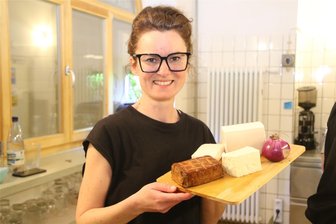 Kreative Angebote in der Altstadt: Augustusburg sucht Ideen - Nadine Knödler, hier bei einem Workshop zum Thema Tofu, ist Projektleiterin in Augustusburg.