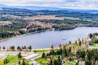 Krebserregende Chemikalien im Filzbach gefunden: Wie gefährlich sind PFAS? - Der Filzteich in der Nähe von Schneeberg ist ein beliebtes Badegewässer. Müssen sich Badegäste wegen der PFAS-Ablagerung Sorgen machen?