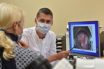 Krebsforschung: Chemnitzer Mediziner mit Preis geehrt - Ausgezeichnet: Dr. med. Michael Brychcy, Facharzt für Frauenheilkunde und Geburtshilfe im DRK-Krankenhaus Chemnitz.