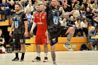 Kreismeister verpasst Überraschung - Daniel Michel (hier beim Wurf) traf für den VfB Flöha im Pokalhalbfinale gegen den HC Einheit Plauen II viermal.