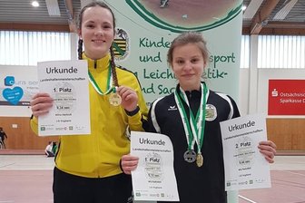 Kreisrekorde krönen erfolgreichen Tag - Alina Hartnuß (links) und Mia Rahnfeld hatten Grund zur Freude.
