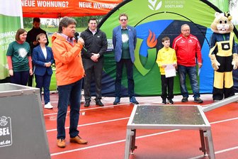 Kreissportbund Vogtland veröffentlicht neue Rekordzahlen: Fußball bleibt beliebteste Sportart - Freut sich über die steigenden Mitgliederzahlen: Kreissportbund-Präsident Steffen Fugmann (am Mikrofon).