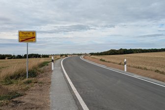 Kreisstraße in Zwickau-Schneppendorf nach sechs Monaten Bauzeit wieder frei - Nach monatelanger Bauzeit verbindet die K 6705 jetzt Schneppendorf wieder mit Thurm.