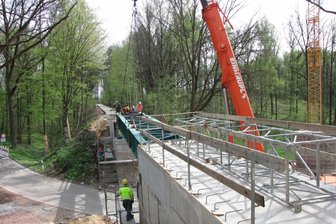 Kreisstraße zwischen Arras und Milkau weiter gesperrt - Noch sind die Arbeiten an der Brücke, wie hier im April, nicht gänzlich abgeschlossen.