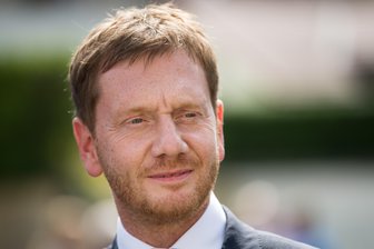 Kretschmer fordert "Stoppzeichen" gegen Lehrer-Beschwerdeportal - 