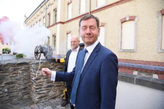 Kretschmer lässt Kanone donnern - 