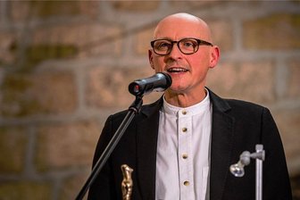 Der Autor Jörg Bernig im Mai zum neuen Kulturamtsleiter in Radebeul gewählt, was viel Kritik erntete. Unser Bild zeigt Bernig bei der Verleihung des Radebeuler Kunstpreises 2013.