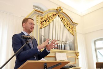 Kretschmer zur aktuellen Corona-Lage: "Das ist jetzt die eigentliche Pandemie" - Sachsens Ministerpräsident Michael Kretschmer machte am Samstag im Rahmen der Eröffnung des Gottfried-Silbermann-Museums in Frauenstein mit deutlichen Worten auf die Dramatik der Corona-Lage in Sachsen aufmerksam.
