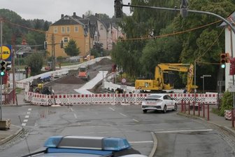 Kreuzung fast sechs Wochen gesperrt - Die Baustelle auf der B180. Noch ist die Kreuzung zumindest von drei Seiten befahrbar, aber ab voraussichtlich 25. Oktober ist sie für mehrere Wochen gesperrt. Der Lidl-Markt soll erreichbar bleiben. 