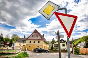 Kreuzungsumbau in Hennersdorf: Kreisel ohne Absatz geplant - Die Kreuzung Augustusburger Straße/Zschopauer Straße in Hennersdorf soll zum Mini-Kreisel umgebaut werden.