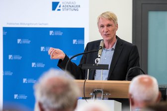 Krieg und Nachkriegszeit in Ostdeutschland: Hubertus Knabe diskutiert in Kriebstein - Hubertus Knabe ist regelmäßig zu Vorträgen in Sachsen, hier zum Beispiel in Rochlitz.