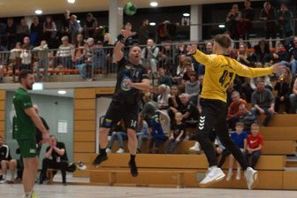 Krimi mit Happy End: Flöhaer Handballer machen es spannend - Mit Auge: Frank Buschbeck erzielte gegen den BSV Limbach-Oberfrohna II vier Tore für seinen VfB Flöha.
