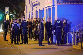 Kriminalität in Chemnitz: Was die Zahlen über schwere Verbrechen und die Herkunft der Verdächtigen verraten - Polizeieinsatz wegen einer Schlägerei im Chemnitzer Zentrum vor wenigen Tagen. Bei einfachen Körperverletzungen bearbeitete die Polizei im vergangenen Jahr so viele Fälle wie lange nicht.