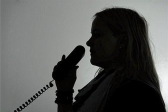 Kriminelle im Erzgebirge mit Schockanruf erfolgreich: Seniorin um Tausende Euro gebracht - In Zschorlau ist eine Frau Opfer eines Telefonbetrugs geworden. 