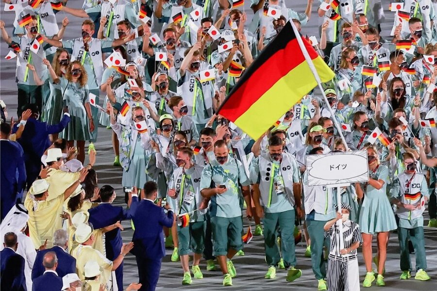 Kritik am deutschen Team: Ex-Olympiagewinner aus Zwickau über die Spiele in Tokio - Einmarsch der deutschen Delegation zur Eröffnungsfeier der Olympischen Spiele am vergangenen Freitagabend in Tokio. 