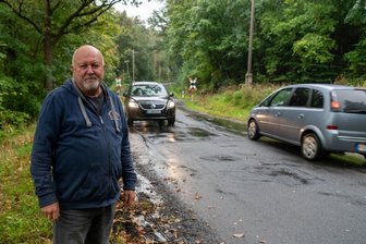 Kritik an Huckelpiste bei Göhren - Wie andere Wechselburger auch, ärgert sich Jürgen Dost über den Zustand der Staatsstraße 242 zwischen Göhren und Cossen. Doch bis grundlegend etwas an der Trasse erfolgt, kann es noch dauern.