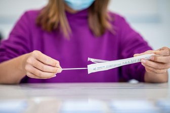 Kritik an weiterhin kostenlosen Schnelltests für Freiberger -
