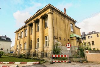 Kritik im Stadtrat: Winkler-Club in Aue verfällt zusehends - Einst eine imposante Freimaurer-Loge, verfällt der ehemalige Clemens-Winkler-Club in Aue zusehends.