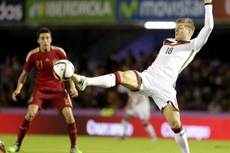 Kroos schießt DFB-Rumpfelf im Dauerregen von Vigo zum 1:0-Sieg -