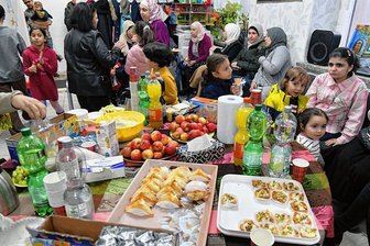 Küche für alle in Freiberg: Mehr als 100 Besucher lassen es sich schmecken - 