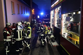 Kücheneinsatz für die Feuerwehr: Alarm wegen angebrannten Essens in Beierfeld - Feuerwehreinsatz am Samstagabend in Beierfeld: In einer Küche war Essen angebrannt.