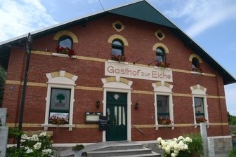 Küchenmeisterin bringt Gourmetküche ins Vogtland - Im Gasthof "Zur Eiche" kocht jetzt eine Küchenmeisterin. Die Traditionsgaststätte hat nicht nur Sauerbraten auf der Karte.