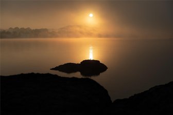 Kühle Nächte und warmes Talsperrenwasser sorgen im Vogtland für traumhafte Sonnenaufgänge - Noch immer erleben die Frühschwimmer in den vogtländischen Talsperren paradiesische Morgenstimmungen.