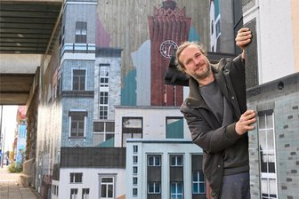 Künstler zaubern neue Fassaden ins Chemnitzer Stadtbild - Guido Günther fungierte als künstlerischer Leiter für das Projekt seiner Firma Rebel Art. Mit der Sprühdose umgesetzt hat die Fassadengestaltung ein Team aus Künstlern.