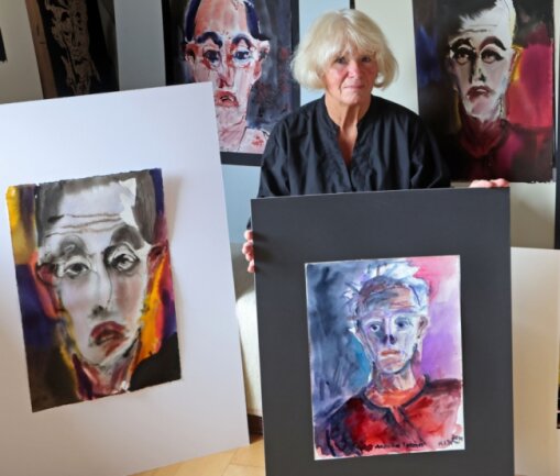 Künstlerin zeichnet das Leid von Überlebenden des Holocaust - Isolde Roßner stellt ihre Porträts von Holocaustüberlebenden in der Jakobikirche in Chemnitz aus.