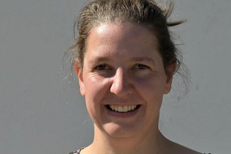 Künstlerin zeigt farbenfrohe Werke im Landratsamt in Werdau - Annett Beier zeigt Werke der gegenständlichen Malerei und Skulpturen in der Galerie im Landratsamt Werdau.
