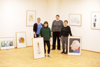 Künstlerinnen bringen Frische in Plauens Rathausfoyer und an die Bahnhofstraße - Im Rathausfoyer ist derzeit die Schau des Künstlerinnen-Kollektivs Arte:misia Vogtland zu sehen. Allen voran die Gründerinnen des Zusammenschlusses: Anika Weber, Kristin Siegel-Leicht, Nicole Dürr-Gerstler und Manuela König (von links).