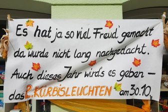 Kürbisleuchten lockt nach Adorf -