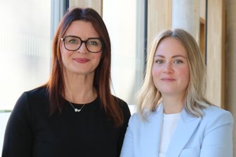 Kürzere Wartezeiten für Patienten im Klinikum Rodewisch: Terminvergabe ab Januar neu geregelt - Stephanie Kilian und Linda Bieber sind Kontaktpersonen für Terminvereinbarung.