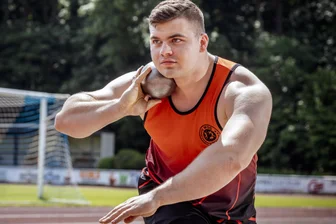 Kugelstoßer aus dem Erzgebirge gelingt endlich der große Wurf - Kugelstoßer Kevin Reim von der WSG Schwarzenberg-Wildenau will bei den Halleschen Werfertagen nachlegen.