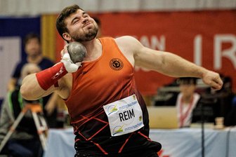 Kugelstoßer aus dem Erzgebirge hadert mit sich: Bei Meeting in Rochlitz bremsen Kevin Reim Schmerzen aus - Kevin Reim beim Internationalen Kugelstoßmeeting in Rochlitz. Mit schmerzendem Handgelenk waren nicht mehr als 17,10 Meter für den Leichtathleten der WSG Schwarzenberg-Wildenau drin.