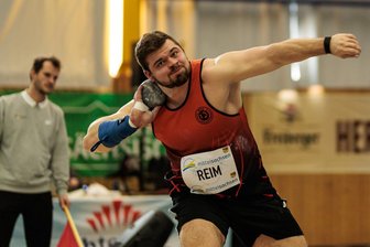 Kugelstoßer aus dem Erzgebirge untermauert seine Topform bei renommiertem Turnier - Kevin Reim von der WSG Schwarzenberg-Wildenau präsentiert sich aktuell in starker Verfassung.