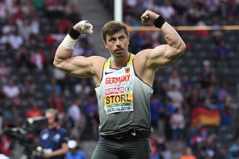 Kugelstoßer Storl verpasst viertes EM-Gold in Serie und holt Bronze - Nach dem ersten Versuch ließ Storl noch die Muskeln spielen - am Ende reichte es für Platz 3.
