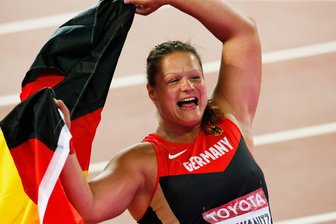 Kugelstoßerin Schwanitz vom LV Erzgebirge holt Weltmeistertitel - 