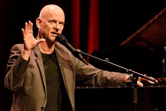 Kult-Comedian Rüdiger Hoffmann kommt ins Stadttheater Glauchau - Rüdiger Hoffmann kommt ins Stadttheater Glauchau.