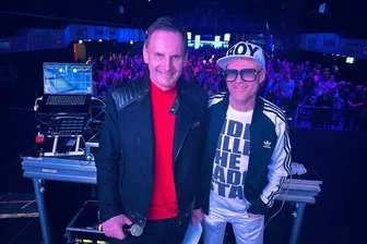 Kult-Moderator Peter Illmann kommt nach Chemnitz: Was ist eigentlich sein Lieblingssong aus den 80ern? - Peter Illmann (links) und Dirk Duske treten am 27. September gemeinsam in Chemnitz auf.