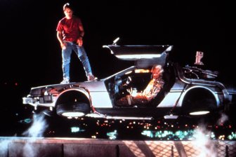 Kultauto aus „Zurück in die Zukunft“: Frankenberg geht zum Stadtfest auf Zeitreise - Szenenfoto aus „Zurück in die Zukunft II“ mit dem Delorean-Sportwagen.