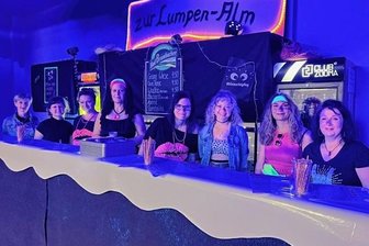 Kultparty im Bürgerhaus Brockau - Das fleißige Team an der Bar.