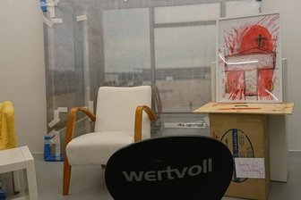 Kultur braucht Menschen - und wie ist es umgekehrt? - Die alte Ausstellung fast weggeräumt, die neuen Bilder noch nicht ausgepackt: In dieser Kulisse diskutieren Zwickauer über Kunst.