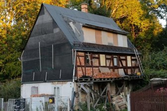 Kulturdenkmal soll Schutz verlieren - Seit 2010 hat sich am Anblick des denkmalgeschützten Kanonenkugelhauses an der Frankenberger Straße nur wenig geändert.